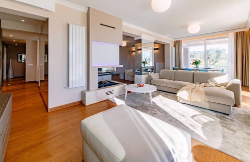 San Vincenzo Villa | 595 m² Villa ∙ 6 bedrooms ∙ 12 guests