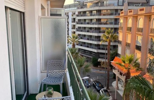 Antibes Old Town Apartment | 61 Place Nationale