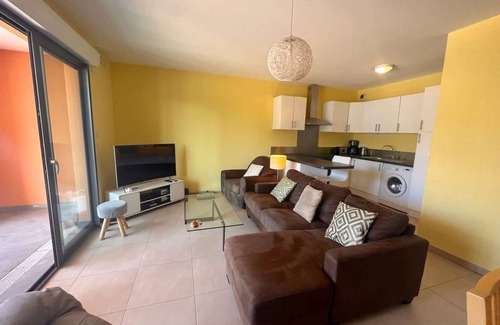 Frejus City Centre Apartment | 68 m² Apartment ∙ 2 bedrooms ∙ 4 guests