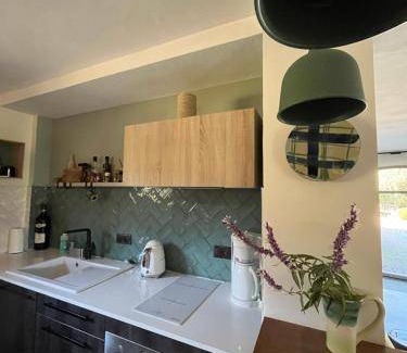 Roquefort-les-Pins Bed & Breakfast | 70 m² Bed and breakfast ∙ 3 guests