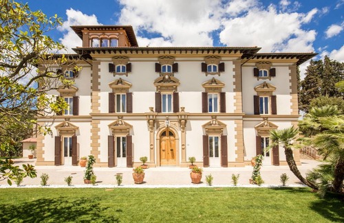 Campiglia Marittima Villa | 740 m² Villa ∙ 8 bedrooms ∙ 20 guests