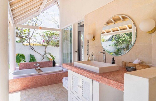 Mushroom Bay Resort | 743 m² Resort ∙ 10 guests