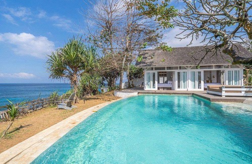 Mushroom Bay Resort | 743 m² Resort ∙ 10 guests