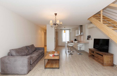 Cannes Old Town Apartment | 75 m² Apartment ∙ 2 bedrooms ∙ 5 guests