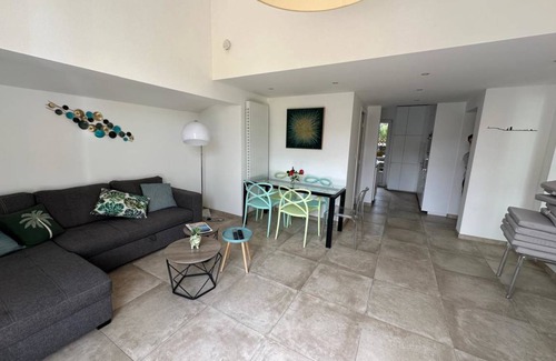 Mandelieu-la-Napoule Beach House | 75 m² House ∙ 3 bedrooms ∙ 6 guests