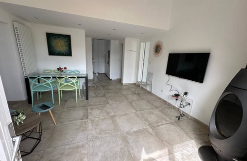 Mandelieu-la-Napoule Beach House | 75 m² House ∙ 3 bedrooms ∙ 6 guests