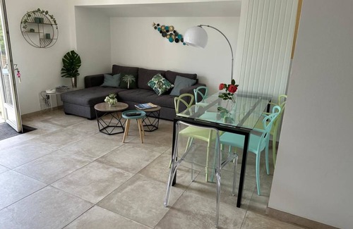 Mandelieu-la-Napoule Beach House | 75 m² House ∙ 3 bedrooms ∙ 6 guests