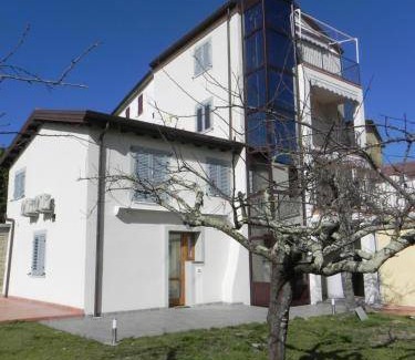 San Terenzo Monti Apartment | 75 m² Serviced apartment ∙ 2 bedrooms ∙ 4 guests