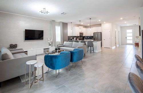 Four Corners House | 840DSD: Elegant Family Friendly 7-bed/5-bath