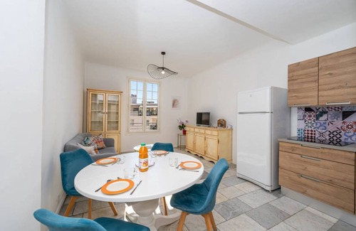 Carnot Apartment | 85 m² Apartment ∙ 3 bedrooms ∙ 6 guests