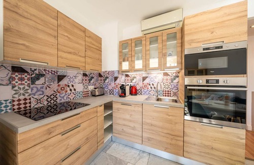 Carnot Apartment | 85 m² Apartment ∙ 3 bedrooms ∙ 6 guests