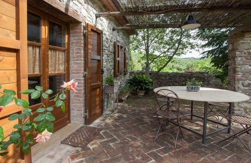 Pomaia Apartment | 85 m² Apartment ∙ 3 bedrooms ∙ 7 guests