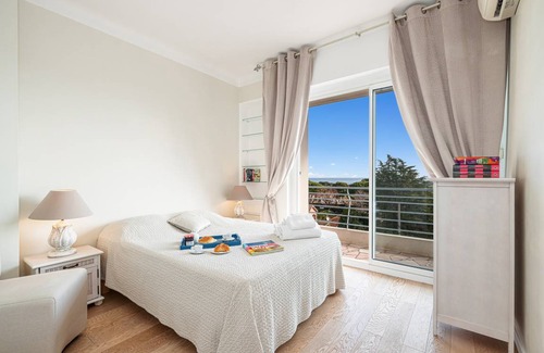 Cap-d'Antibes Apartment | 90 m² Apartment ∙ 2 bedrooms ∙ 4 guests