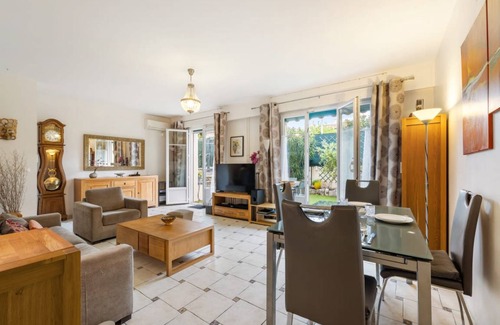 Fabron Apartment | 90 m² Apartment ∙ 3 bedrooms ∙ 6 guests