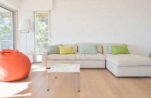 Vallauris Apartment | A FAVORITE CANNES RIVIERA BETWEEN SEA & TREES Loft type!