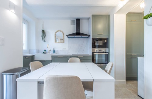 Cannes City Centre Apartment | A Quiet Place with Garden in the heart of Cannes