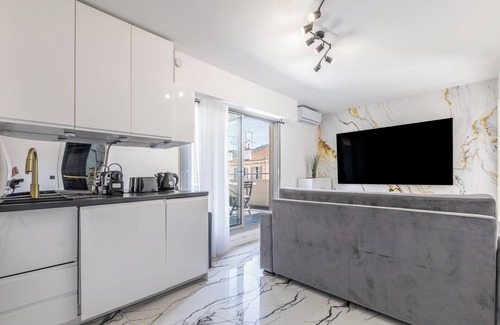 Prado - Republique Apartment | A quiet place with terrace in the heart of Cannes