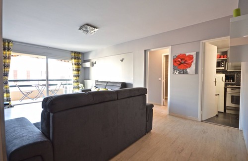 Juan-les-Pins Apartment | ALL COMFORT 50m from the beach, close to shops and train station, in the HEART of Juan les Pins