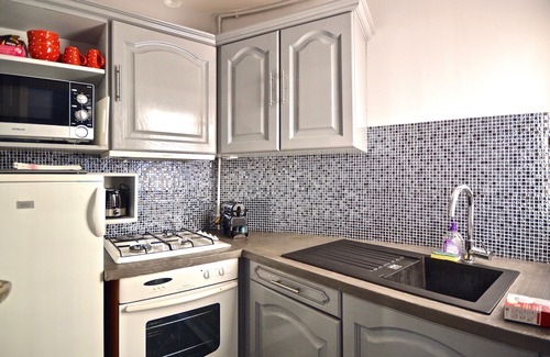 Juan-les-Pins Apartment | ALL COMFORT 50m from the beach, close to shops and train station, in the HEART of Juan les Pins