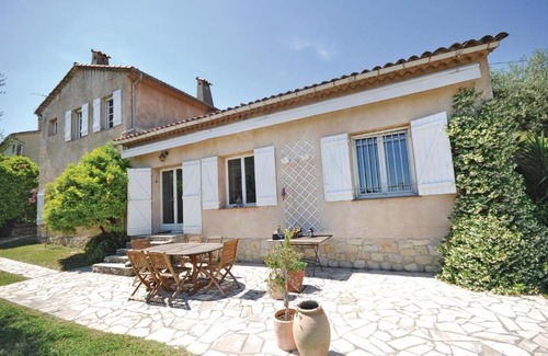 Grasse House | Amazing home in Grasse with 4 Bedrooms, WiFi and Outdoor swimming pool