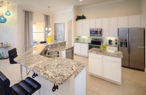 Loughman House | Amazing Resort Home Minutes From Disney. .Private home