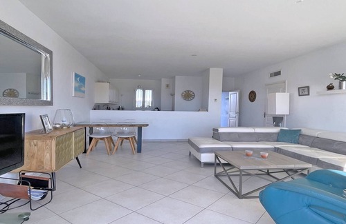 Sainte-Maxime Apartment | Apartment for 4/5 people – Sea view – Air conditioning – Wifi – Pool residence – Sainte.