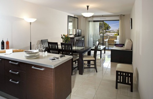 Mandelieu-La-Napoule Apartment | Apartment in Mandelieu with Marina Views