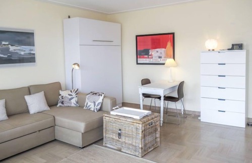 Antibes Old Town Apartment | Apartment Le Bastion in Antibes - 2 persons, 1 bedrooms