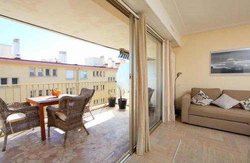Antibes Old Town Apartment | Apartment Le Bastion in Antibes - 2 persons, 1 bedrooms