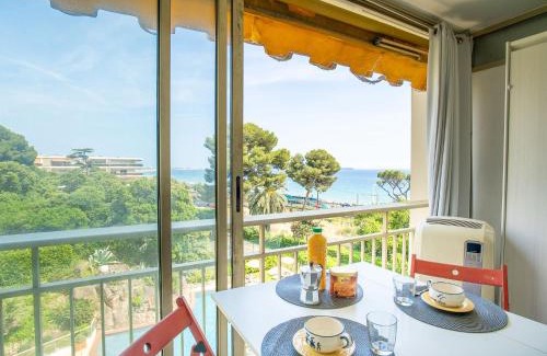 La Croix des Gardes Apartment | Apartment Le Trident by Interhome