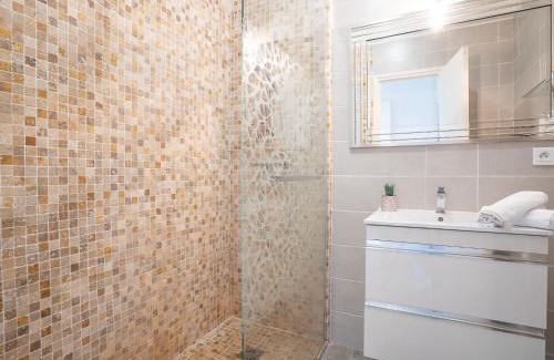 La Croix des Gardes Apartment | Apartment Le Trident by Interhome