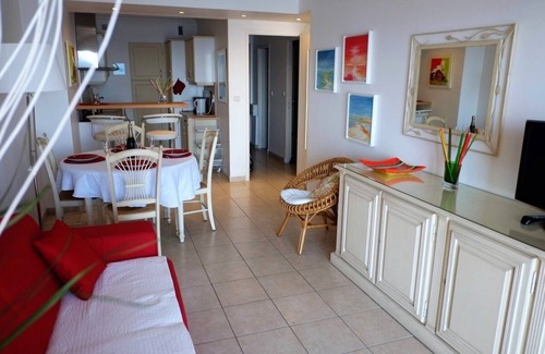 Le Suquet Apartment | Apartment SEAFRONT CANNES 2 rooms - 45m² 52D