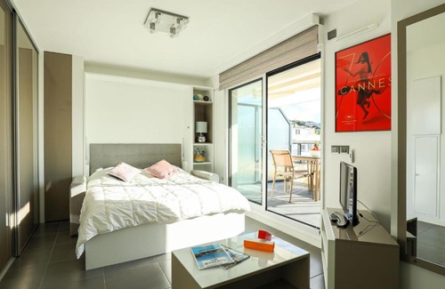 Pointe Croisette Apartment | Apartment Secret Garden by Interhome