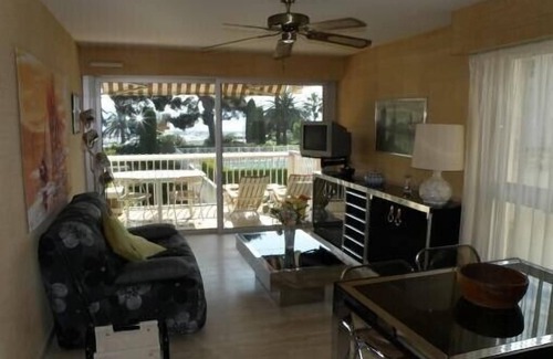 Saint-Raphael Apartment | APPART T2 ST RAPHAEL SEASIDE PARK GARAGE POOL TERRACE SEA