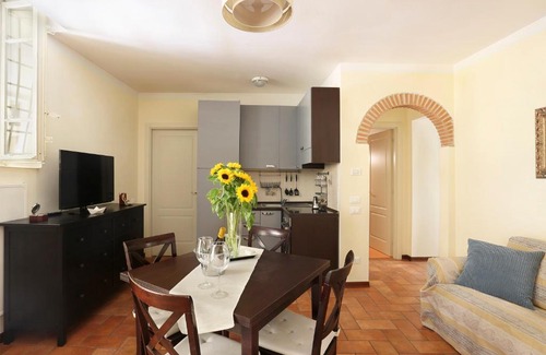 Lucca Historical Center Apartment | Appartamento corte campana