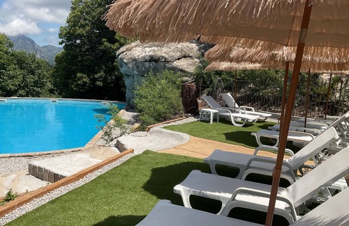 Berre-des-Alpes Apartment | Appartement 2 Pièces Avec Jardin Dans un Domaine de Châtaigneraie