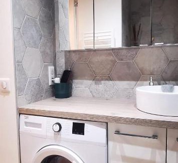 Vence Apartment | Appartement 2 pièces avec parking privé, terrasse et piscine partagée