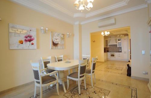 Nice City Centre Apartment | Appartement 53 Promenade des Anglais
