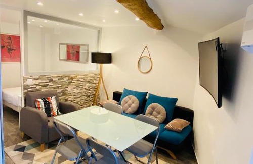 Le Suquet Apartment | Appartement avec balcon au cœur du suquet