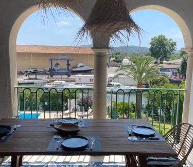 Port Grimaud Apartment | Appartement avec piscine