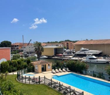 Port Grimaud Apartment | Appartement avec piscine