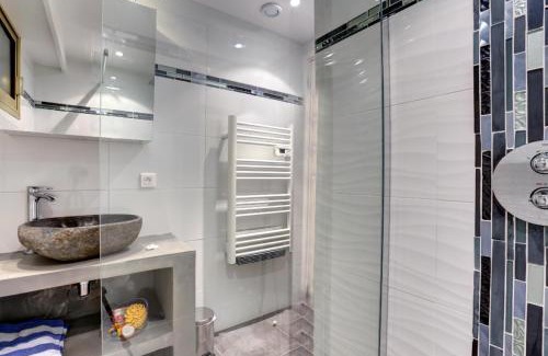 California - Pezou Apartment | Appartement - villa Le Saint Georges avec superbe jardin et vue mer panoramique