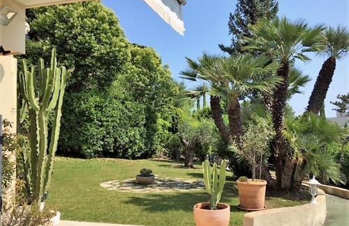 California - Pezou Apartment | Appartement - villa Le Saint Georges avec superbe jardin et vue mer panoramique