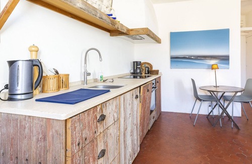 Antibes Old Town Apartment | Atypical duplex in rue Fourmillière