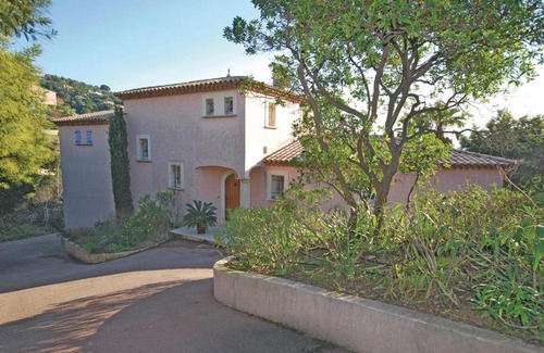 Les Issambres House | Awesome home in Les Issambres with 4 Bedrooms, WiFi and Outdoor swimming pool