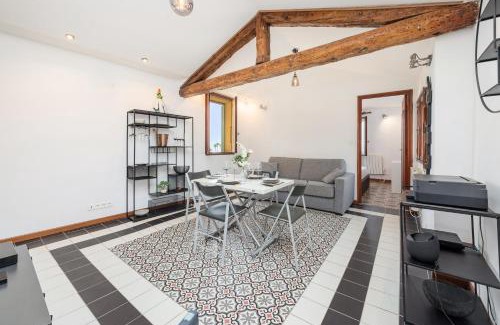 Old Town Apartment | Bastion Ideally located, brightness, sea views