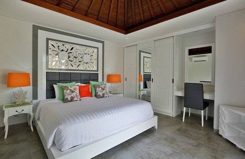 Sanur Villa | BEACHFRONT 3 BEDROOM FAMILY VILLA This luxury 3 bed villa epitomes style, luxury and comfort