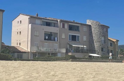 Port Grimaud Apartment | Beachfront Apartment with a/c in Port Grimaud