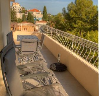 La Croix des Gardes Apartment | Beau 2 pièces 3 étoiles Vue Mer Garage Privé 150m plages wifi