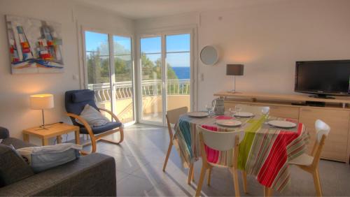 La Croix des Gardes Apartment | Beau 2 pièces 3 étoiles Vue Mer Garage Privé 150m plages wifi